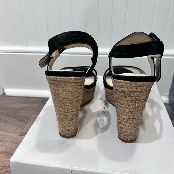 Marc Fisher- Hipiee 2 black, suede, wedge sandal, size 8.5 - Picture 4 of 8